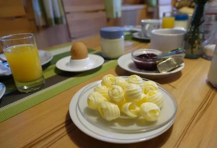 ホテル Pension Haus Romy