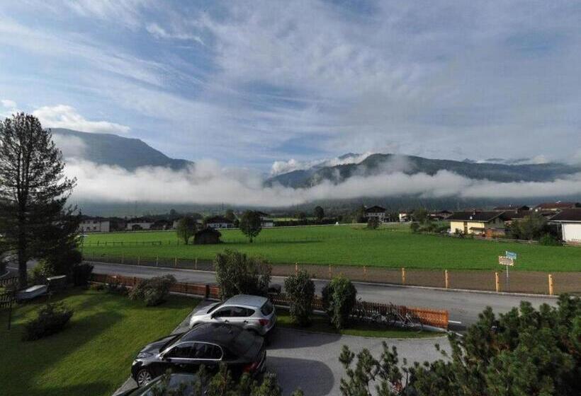 ホテル Pension Stubachblick