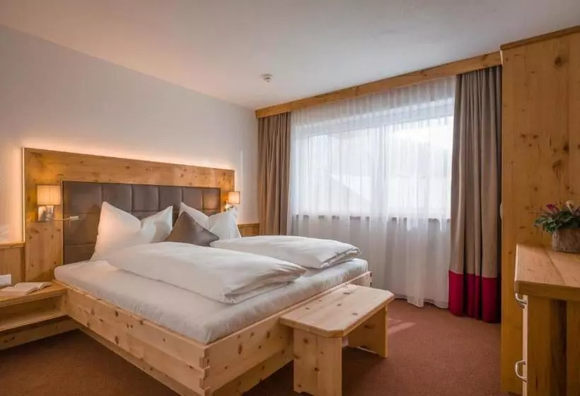 ホテル Postgasthof Fischerwirt