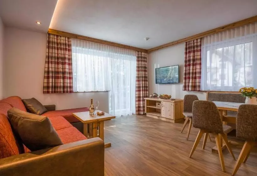 ホテル Postgasthof Fischerwirt