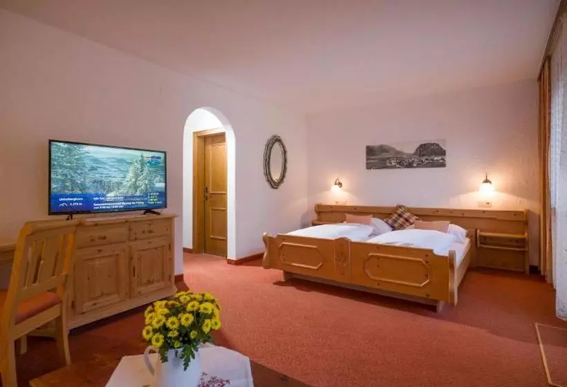 ホテル Postgasthof Fischerwirt