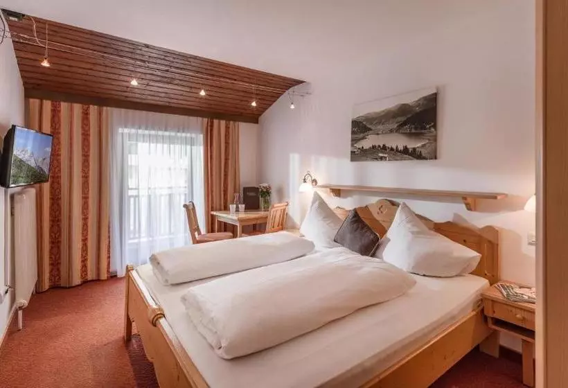 ホテル Postgasthof Fischerwirt