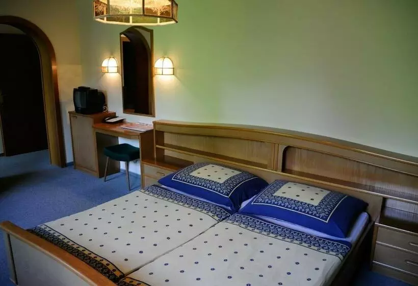 Strandhotel Weyregg