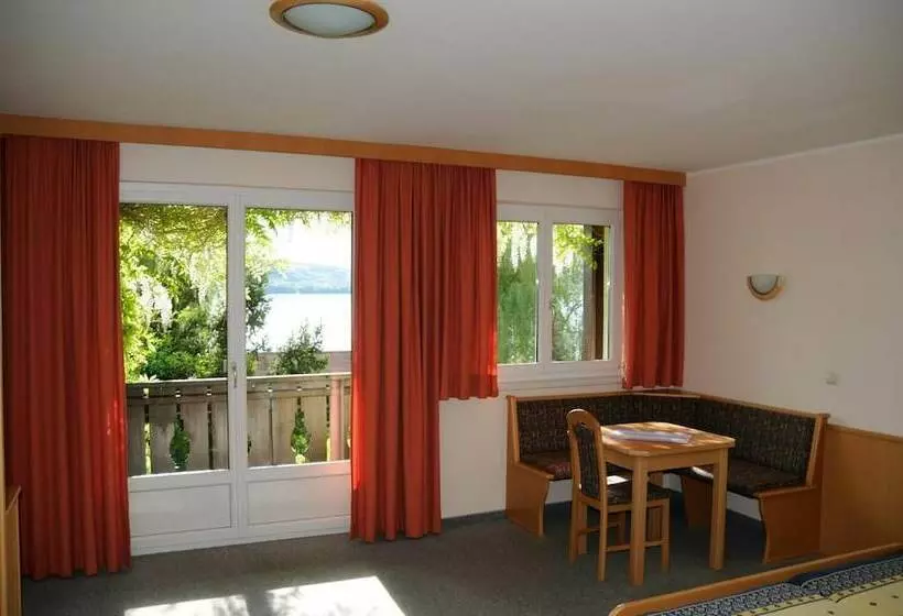 Strandhotel Weyregg