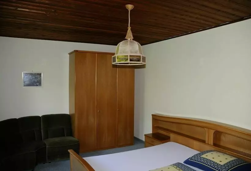 Strandhotel Weyregg