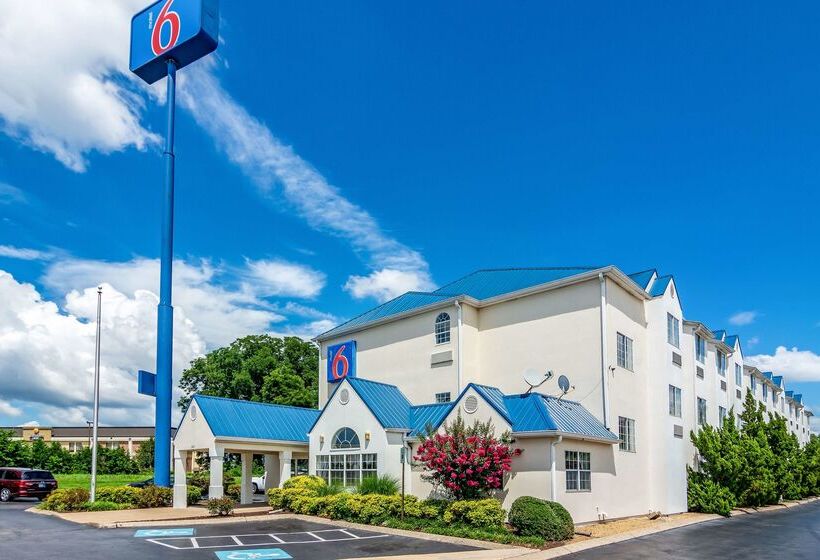Motel 6 Chattanooga Downtown