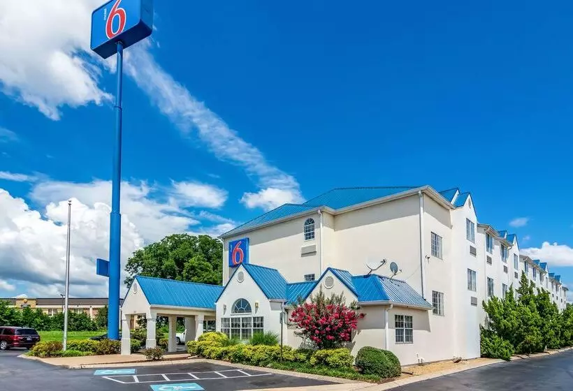 Motel 6 Chattanooga Downtown
