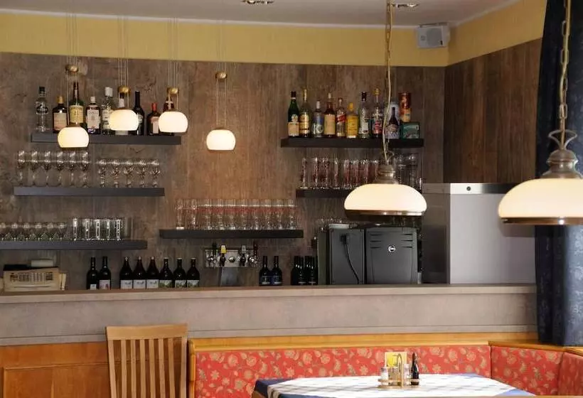Strandhotel Weyregg