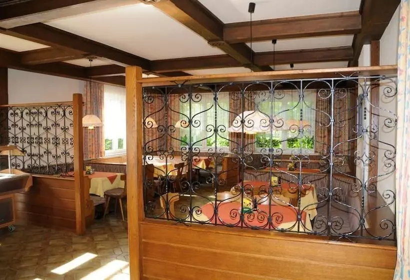 Strandhotel Weyregg