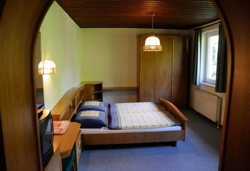 Strandhotel Weyregg