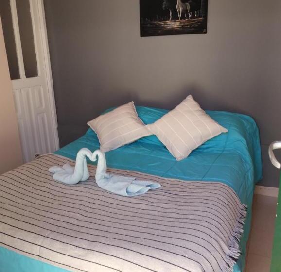 הוסטל La Puerta Verde