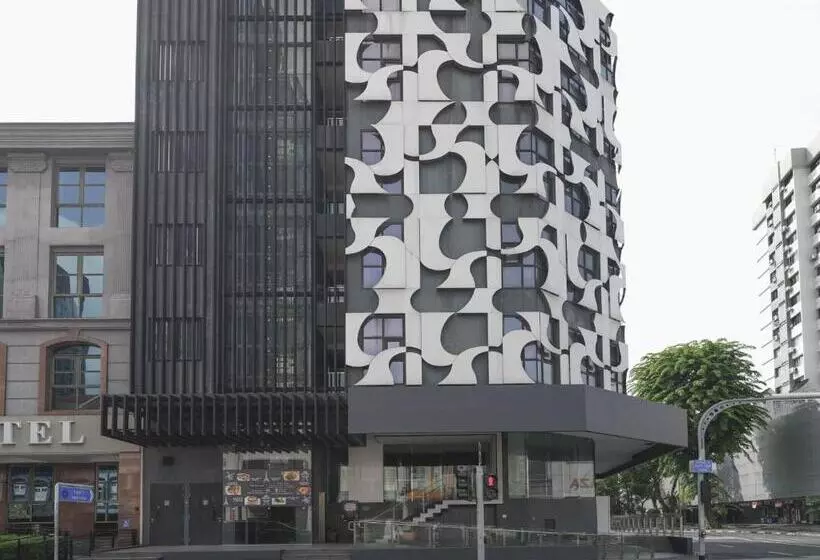 Amrise Hotel Kitchener, Check In 9pm, Check Out 8am