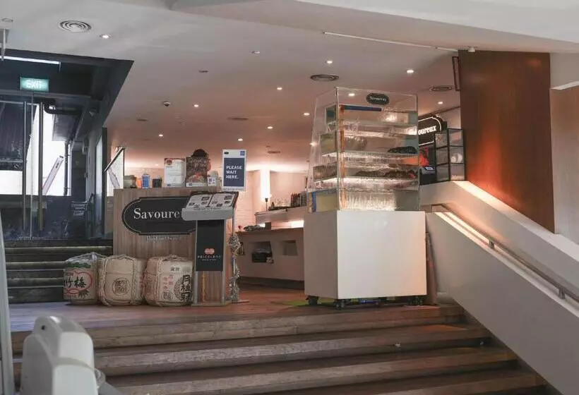 Amrise Hotel Kitchener, Check In 9pm, Check Out 8am