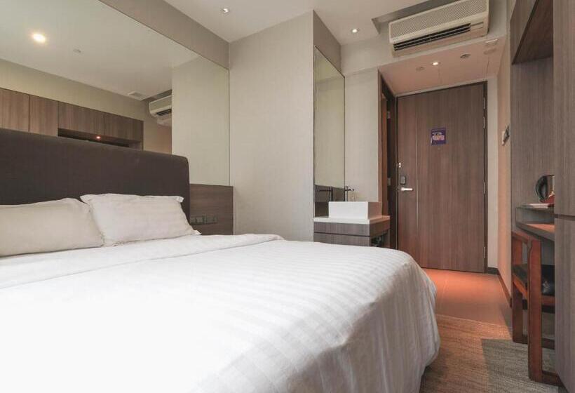 Amrise Hotel Kitchener, Check In 9pm, Check Out 8am