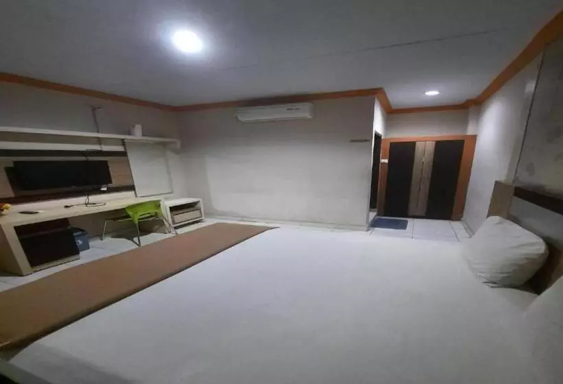 Collection O 93163 Hotel Grand Kartika