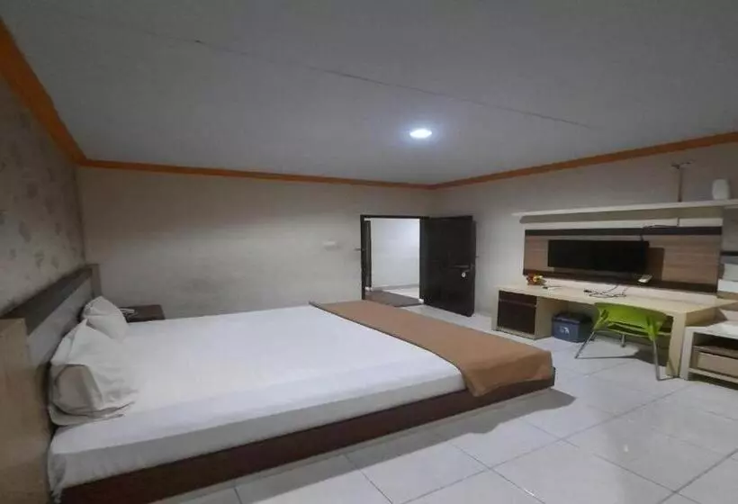 Collection O 93163 Hotel Grand Kartika