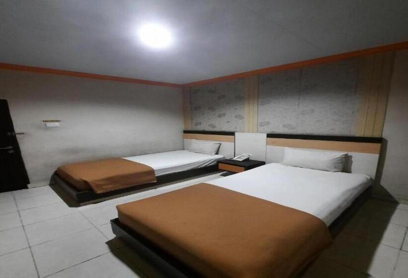 Collection O 93163 Hotel Grand Kartika