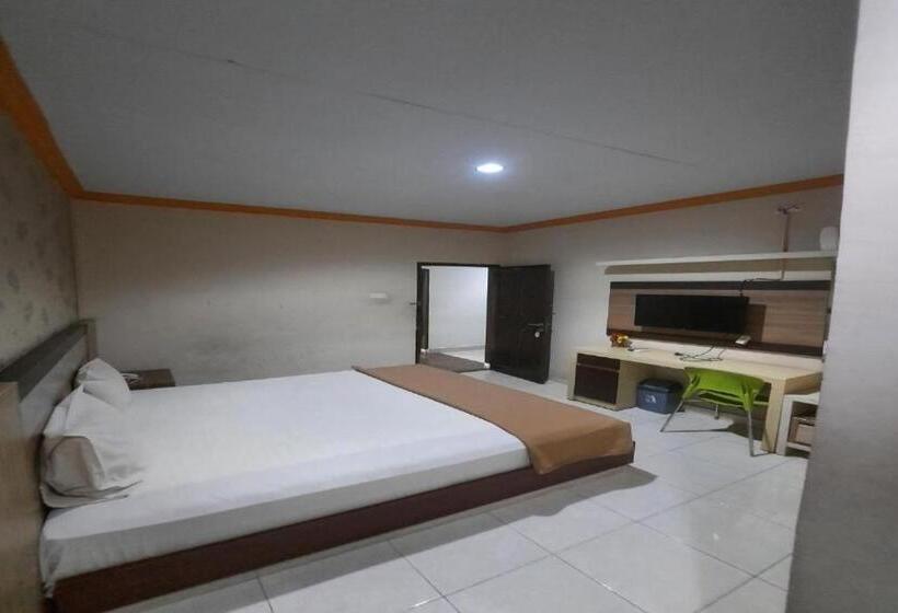 Collection O 93163 Hotel Grand Kartika