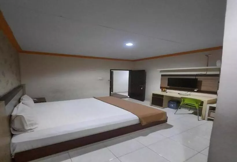 Collection O 93163 Hotel Grand Kartika