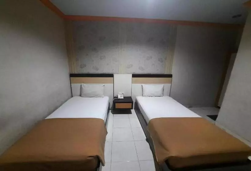 Collection O 93163 Hotel Grand Kartika