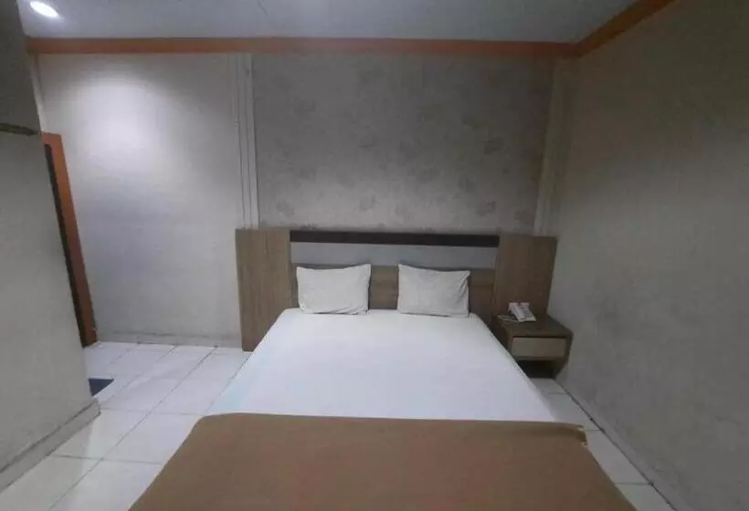 Collection O 93163 Hotel Grand Kartika