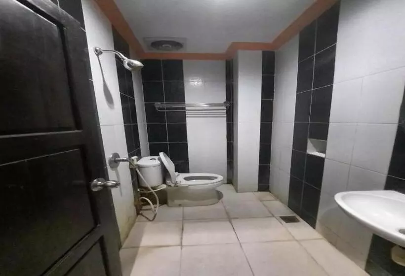 Collection O 93163 Hotel Grand Kartika