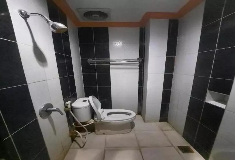 Collection O 93163 Hotel Grand Kartika