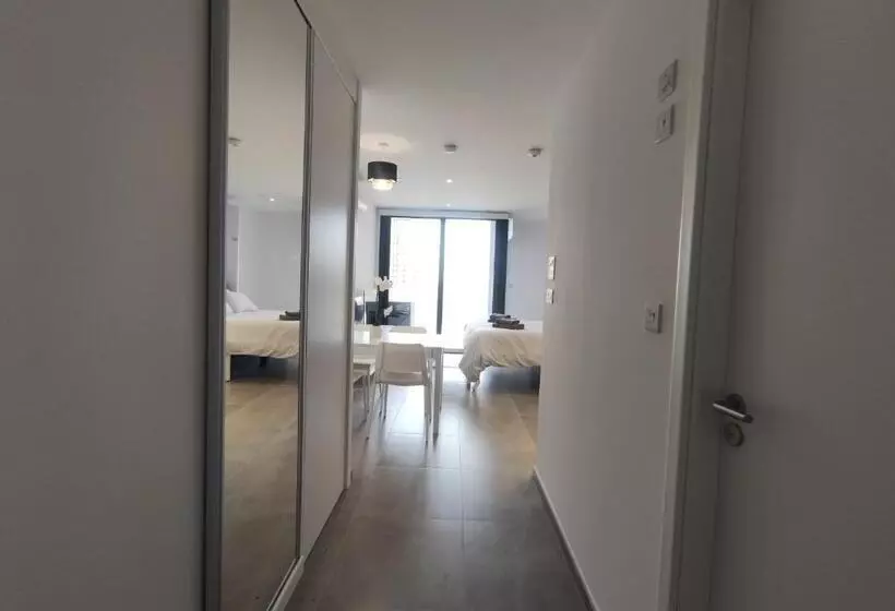 1010 E1 Apart