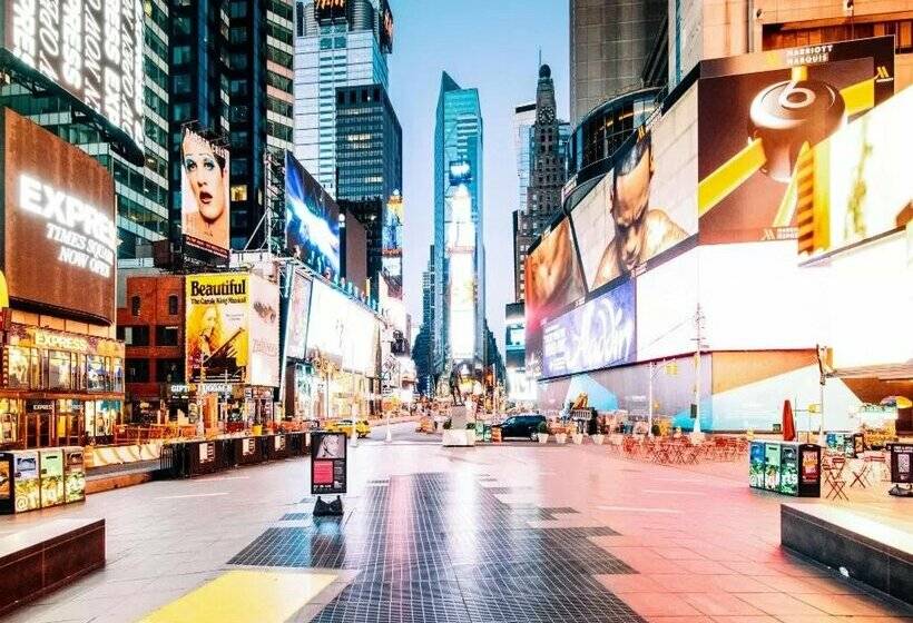 酒店 Home2 Suites by Hilton New York Times Square