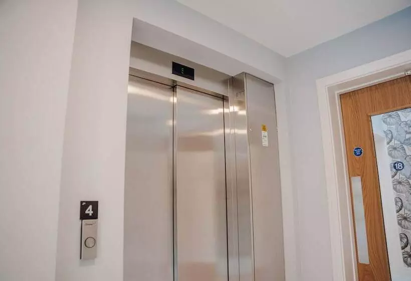 Hotelli Shoreline Apartments