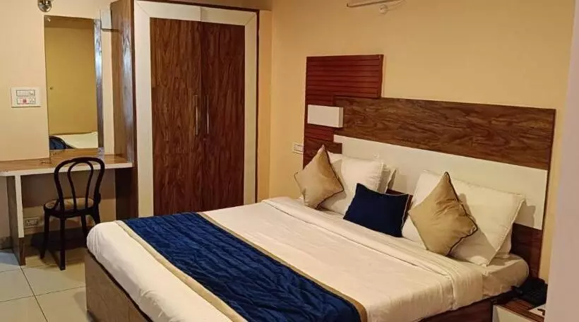 Hotelli Sky Hill Top A Unit Of Kasauli View