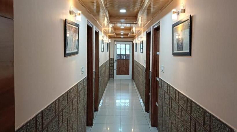 בית מלון כפרי Sky Hill Top A Unit Of Kasauli View