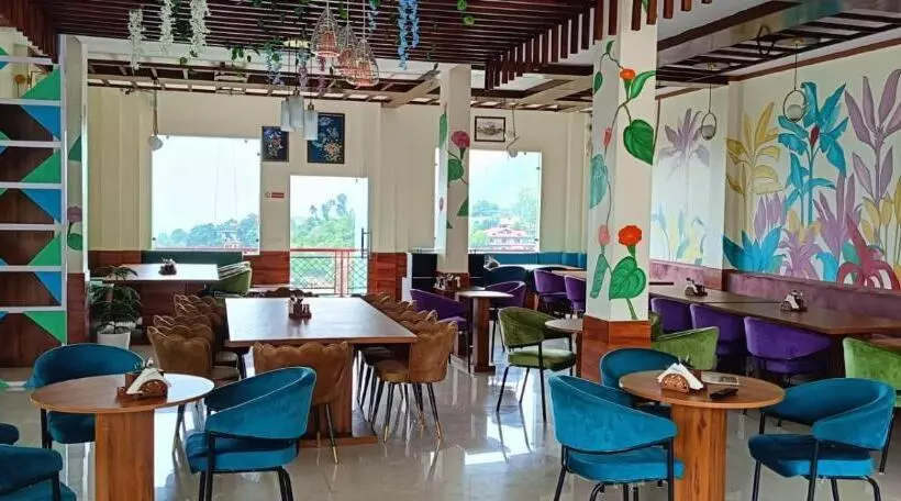 Hotelli Sky Hill Top A Unit Of Kasauli View