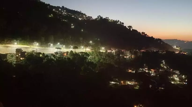 Hotelli Sky Hill Top A Unit Of Kasauli View