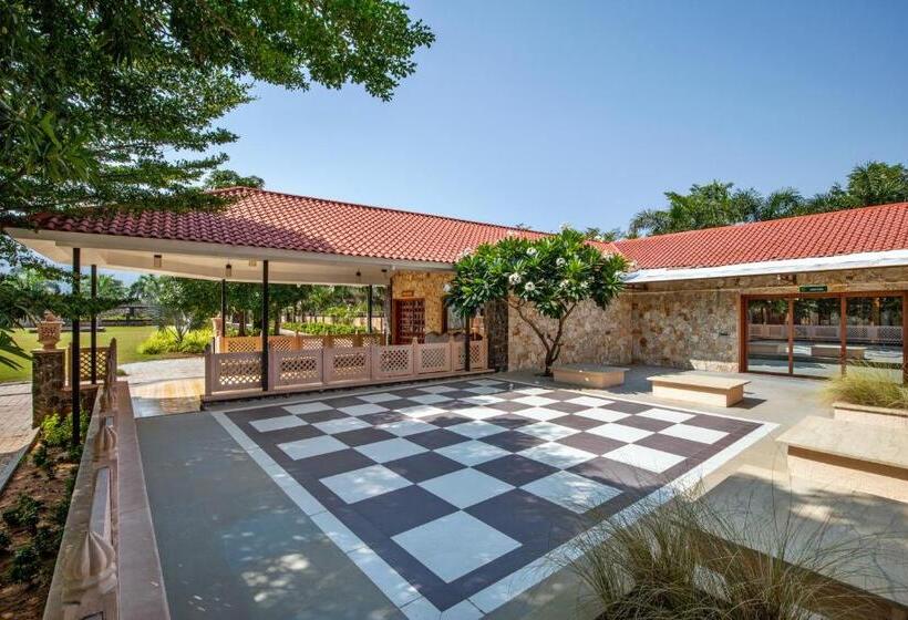 ホテル Vikrama Sarovar Portico Pavagadh