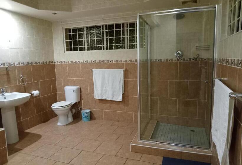 膳宿费 Family House