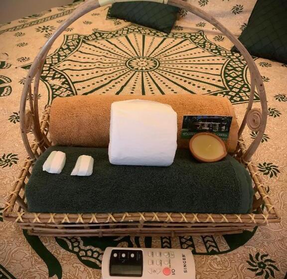 Pension The Escape With Jadeon