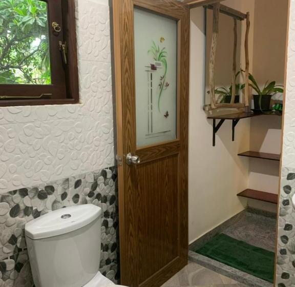 Pension The Escape With Jadeon