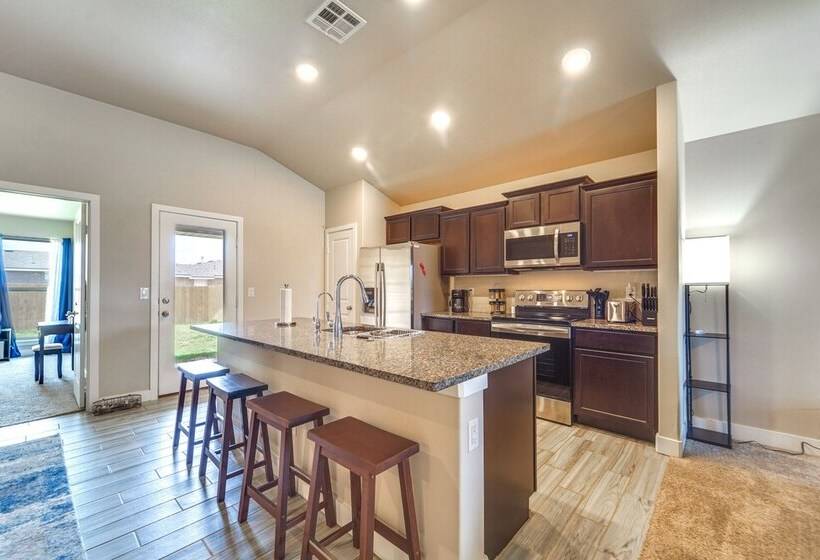 Pet Friendly Lubbock Home 10 Mi To Downtown