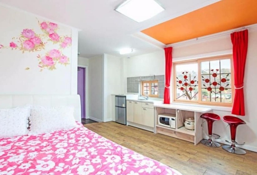 Taean Jangmibit Insaeng Pension