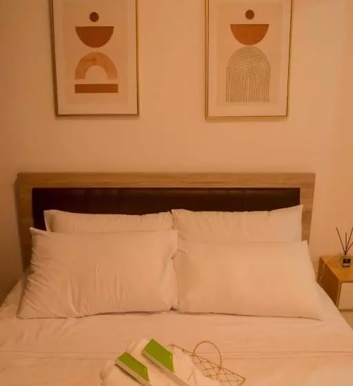 1br Condo In Parañaque