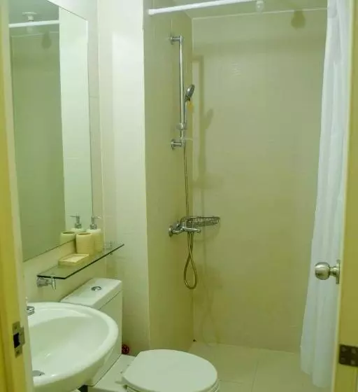 1br Condo In Parañaque