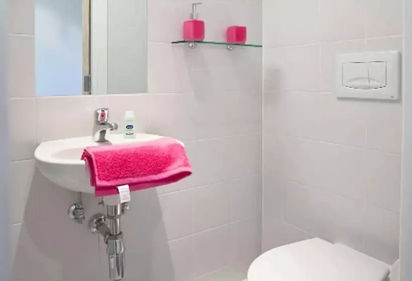 ユースホステル Edinburgh College Residence