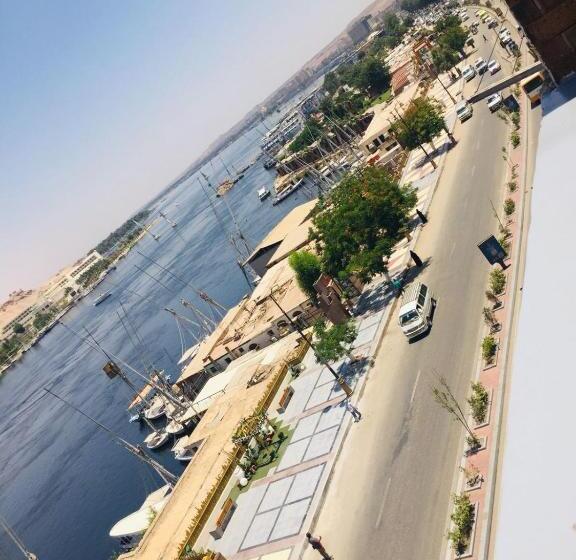 تختخواب و صبحانه Aswan Nile View