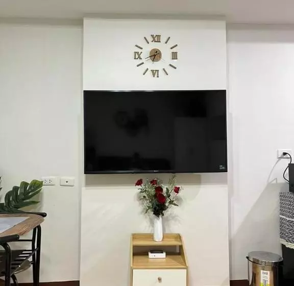 Casa De Gomez At Mesaverte Residences