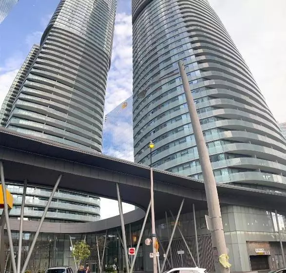 ホテル Comfort Opulence Suites Downtown High Floor Condo With Balcony City View