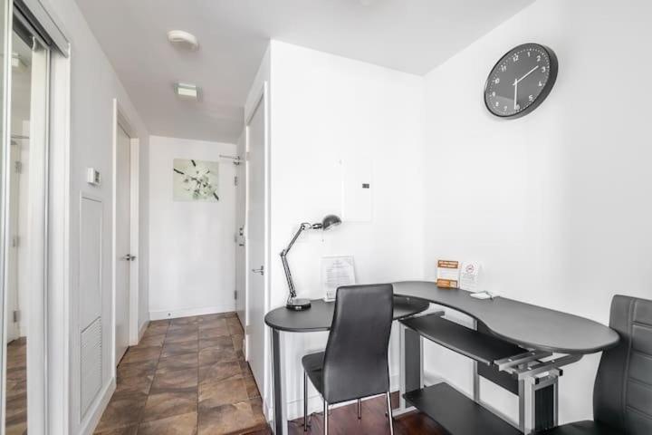 호텔 Comfort Opulence Suites Downtown High Floor Condo With Balcony City View