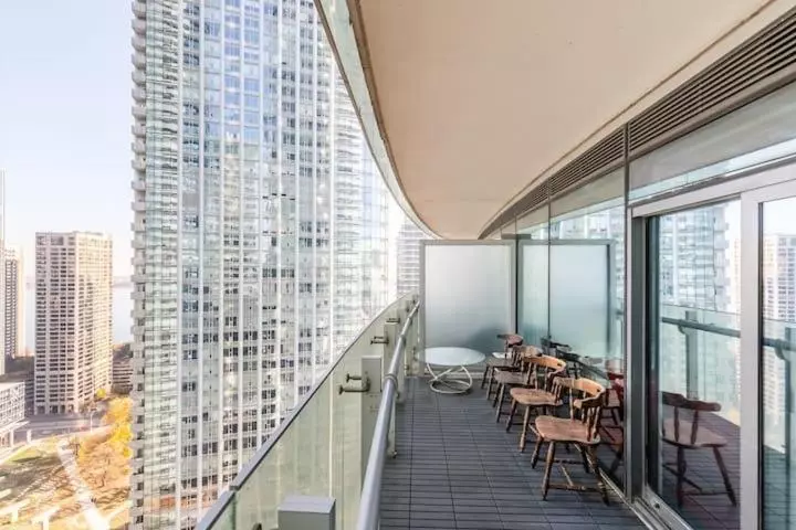 ホテル Comfort Opulence Suites Downtown High Floor Condo With Balcony City View