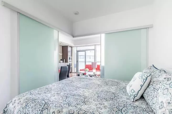 ホテル Comfort Opulence Suites Downtown High Floor Condo With Balcony City View