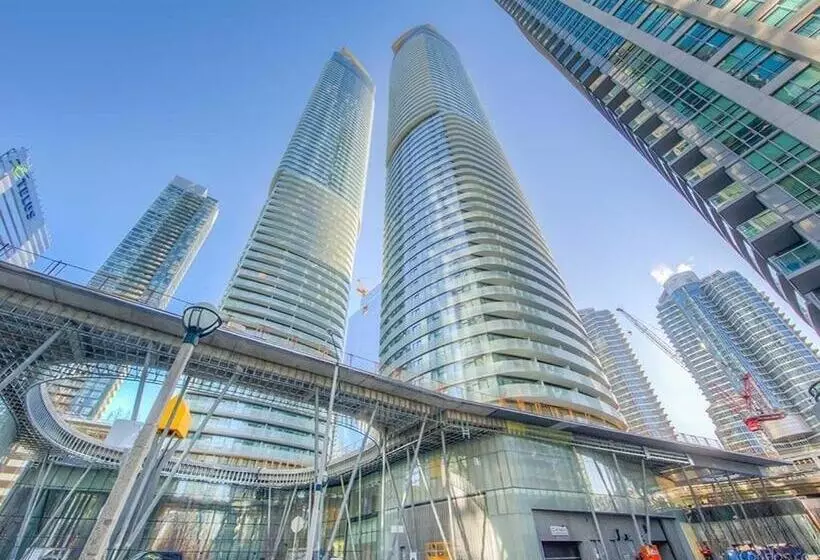 ホテル Comfort Opulence Suites Downtown High Floor Condo With Balcony City View